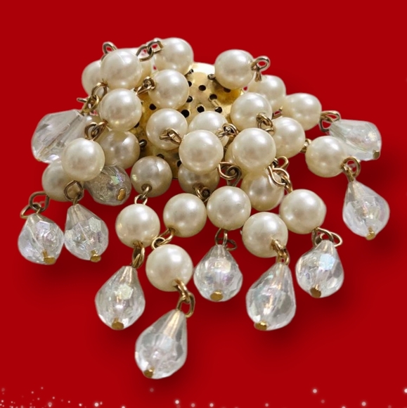 Elegant Fuax Pearl and Crystal Like Beads Drop Brooch Pin - Picture 1 of 15